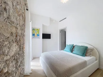 Renovated Apartment Above the Harbour — Villefranche-sur-Mer — 5