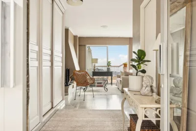 Top-Floor Apartment, Panoramic Sea View — Villefranche-sur-Mer — 10