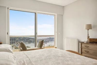 Top-Floor Apartment, Panoramic Sea View — Villefranche-sur-Mer — 12